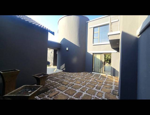 4 BEDROOM HOUSE FOR SALE IN MIDLANDS ESTATE
